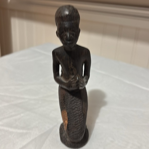 Wooden Hand carved Statue African man Praying Kneeling Figure Sculpture GLOBAL - Picture 2 of 7